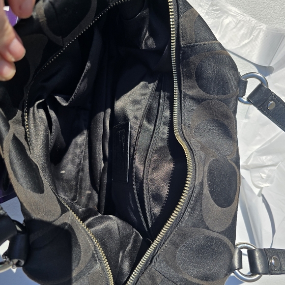 Authentic Coach Campbell Signature Satchel - Picture 5 of 9